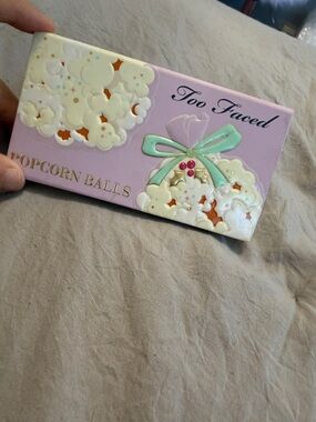 Too Faced Popcorn Balls Eyeshadow Palette - Pink & Mint Bow